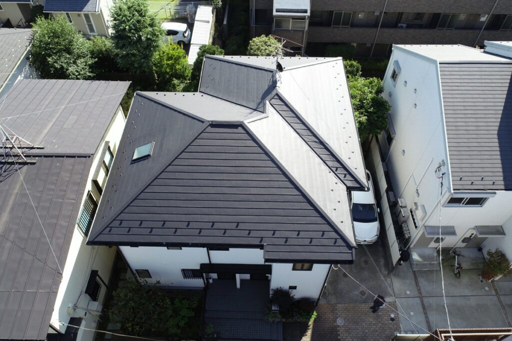 屋根カバーの中で、ガルバニウム鋼板を使用したものです